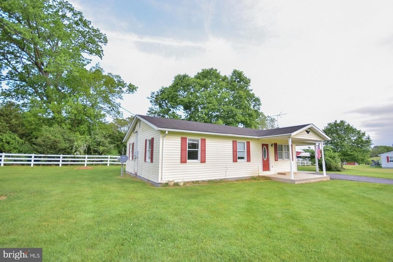 931 Cedar Ln - Photo 3 of 47