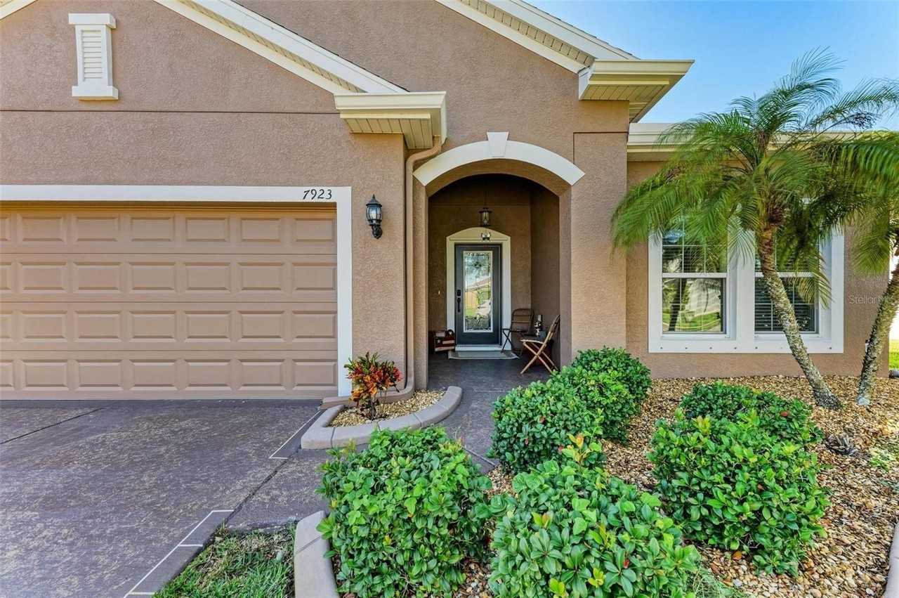 7923 111th Ter E - Photo 2 of 48