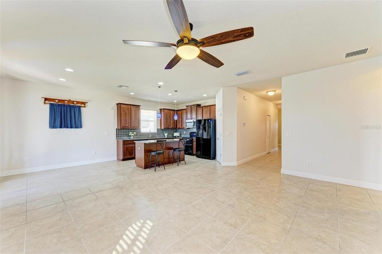 7923 111th Ter E - Photo 7 of 48