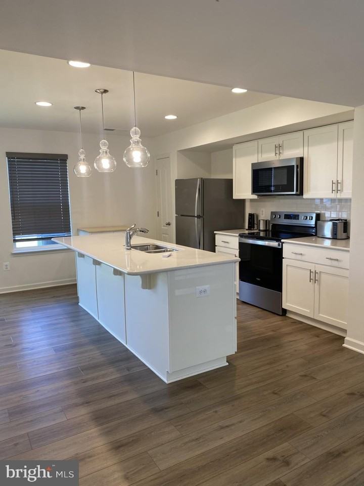 224 Scotch Pine Dr - Photo 3 of 21