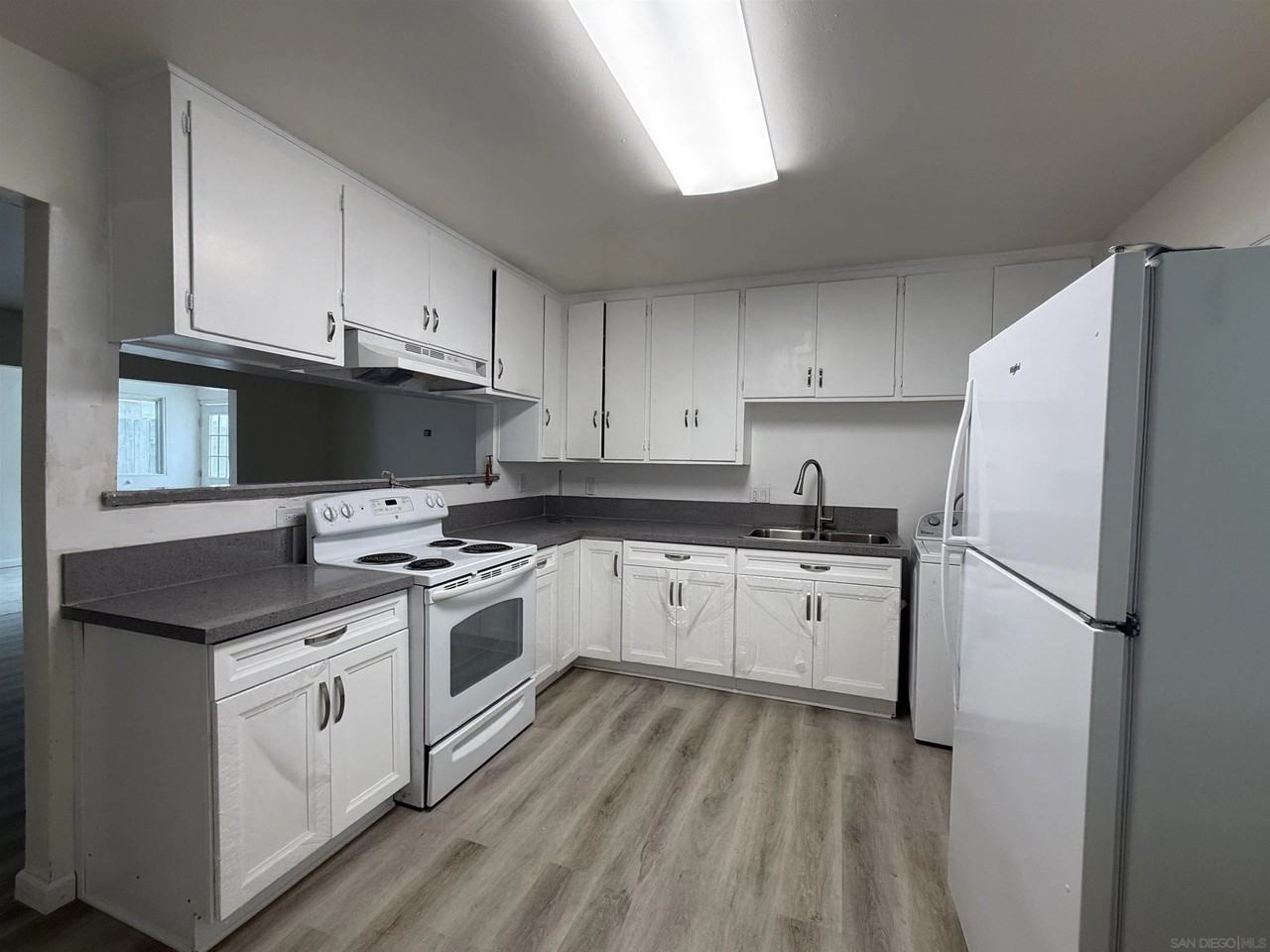 2437 Modesto St - Photo 5 of 14