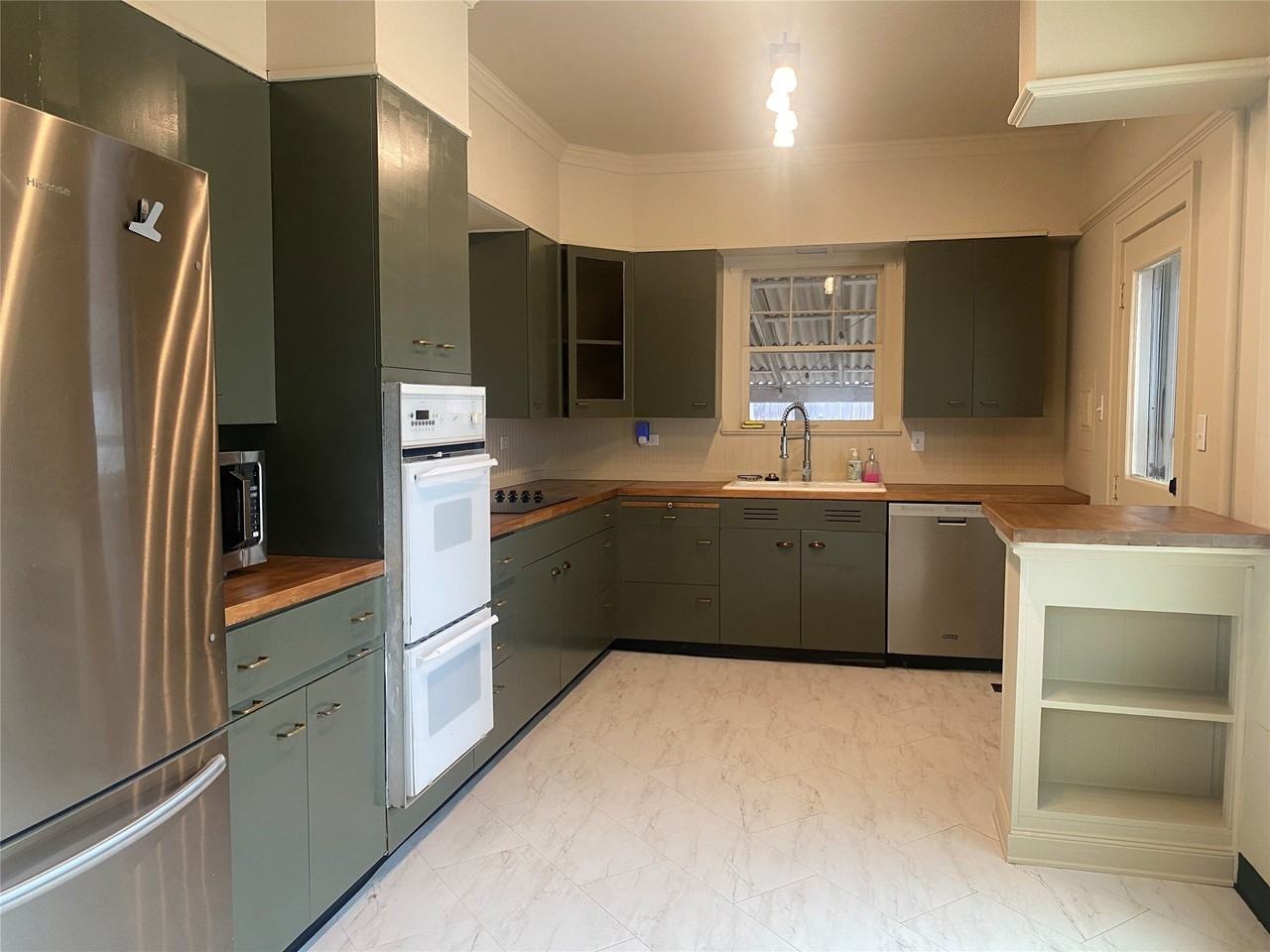 108 Atkins Ave - Photo 6 of 40