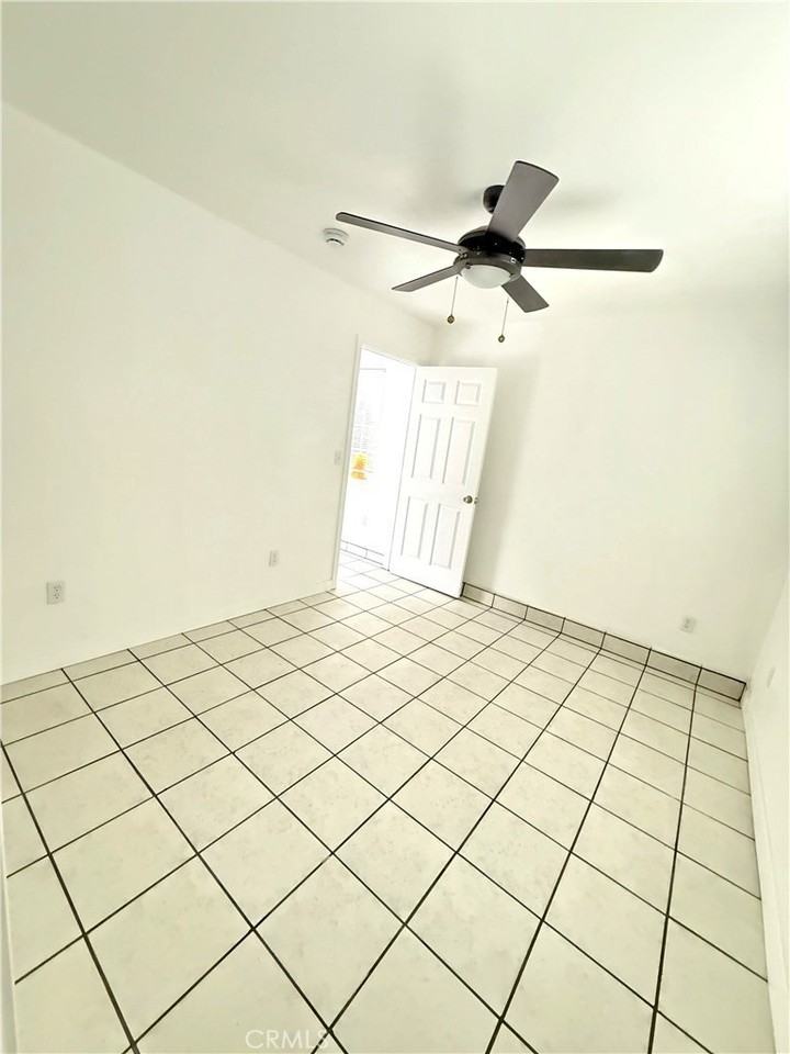 1302 E Eckerman Ave - Photo 2 of 23