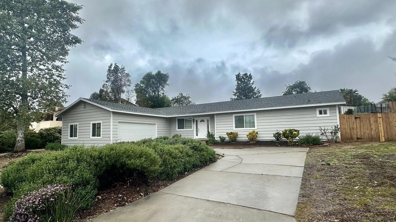 16142 Dartolo Rd - Photo 4 of 31