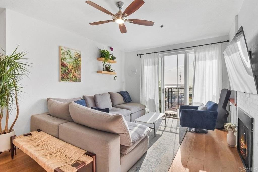 2445 Brant St - Photo 4 of 43