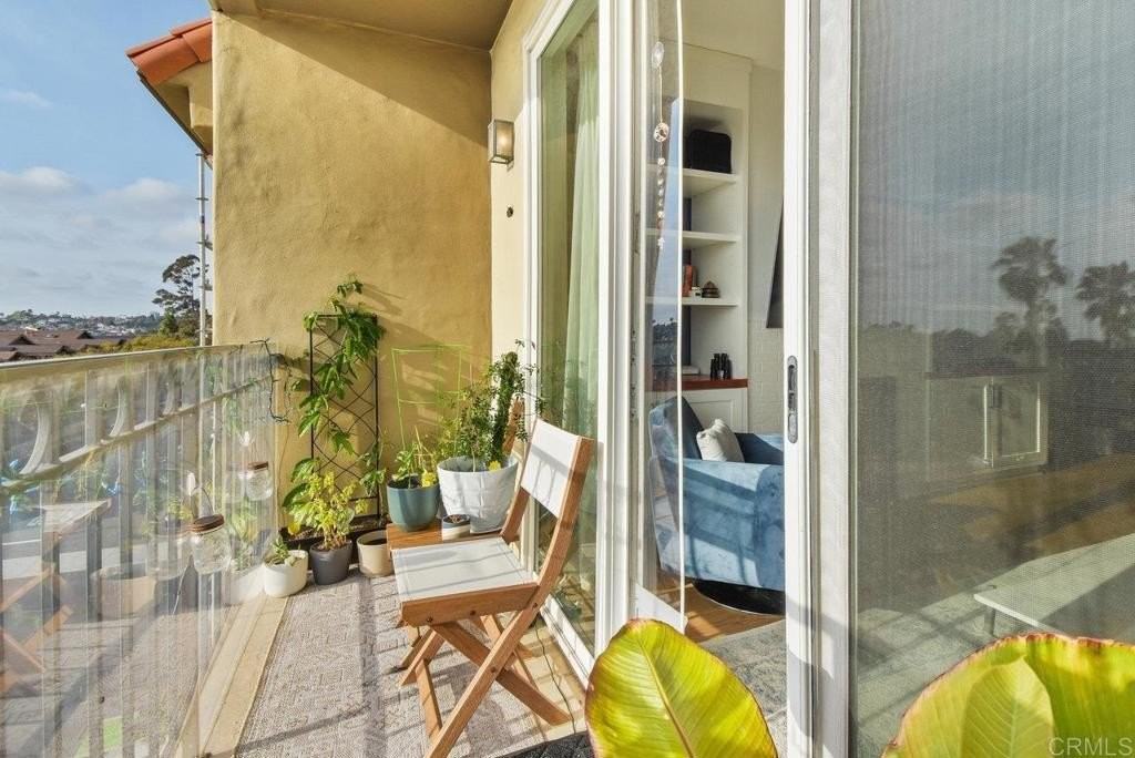 2445 Brant St - Photo 6 of 43