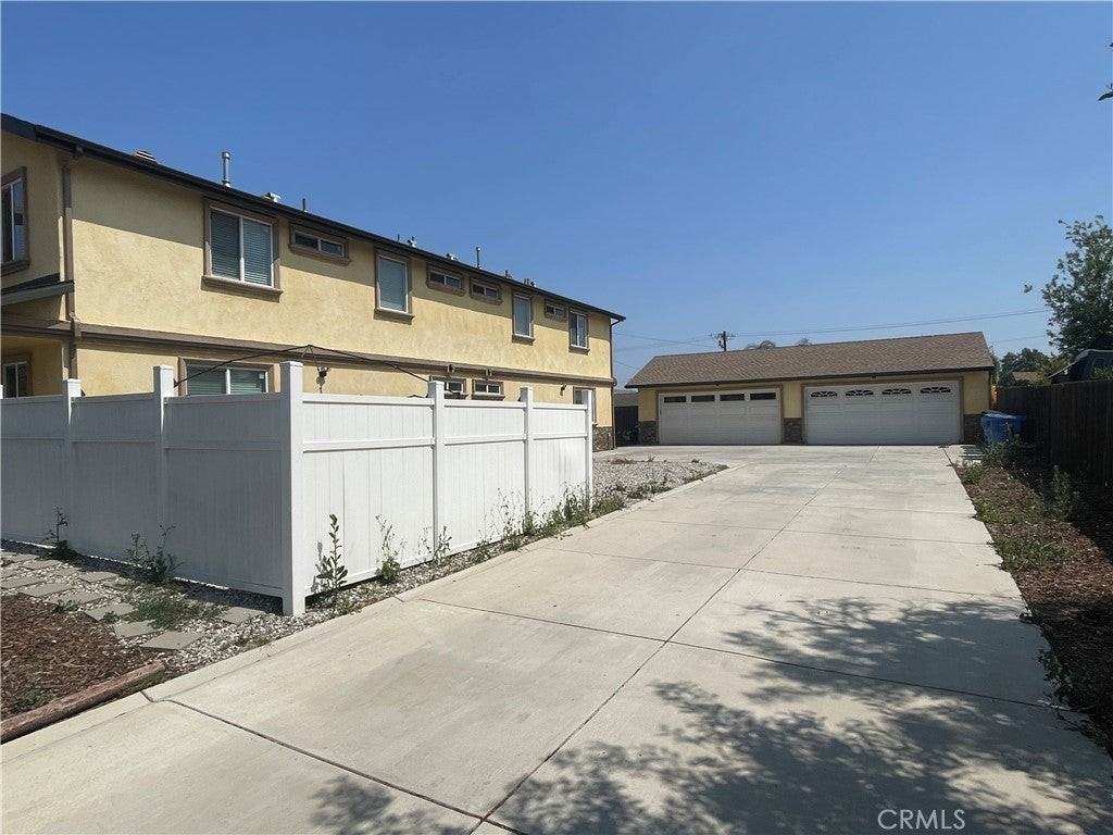 580 E 12th St - Photo 2 of 13