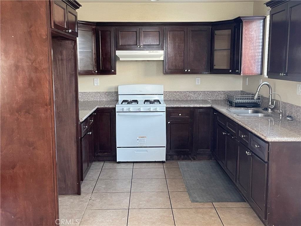 580 E 12th St - Photo 4 of 13