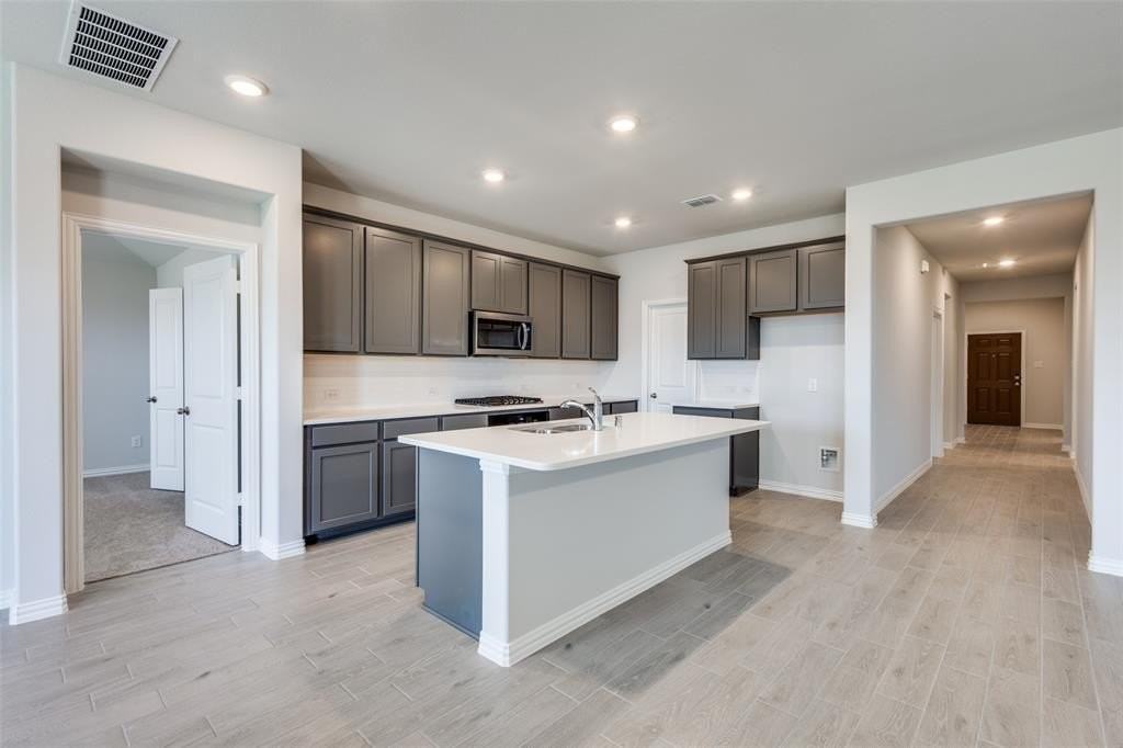 3916 Amethyst Dr - Photo 5 of 24