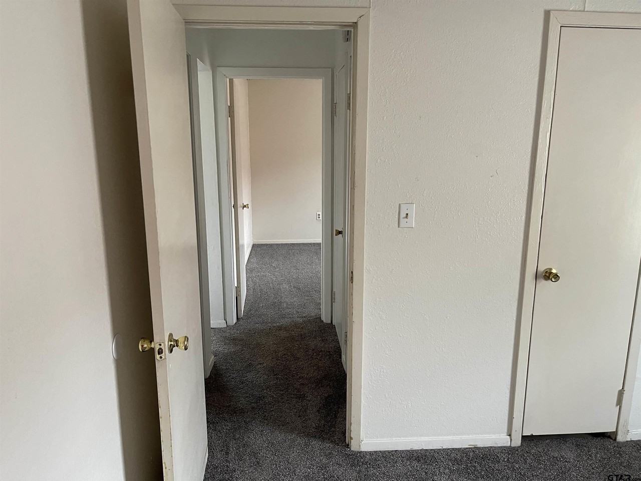 315 Circle Dr - Photo 5 of 11