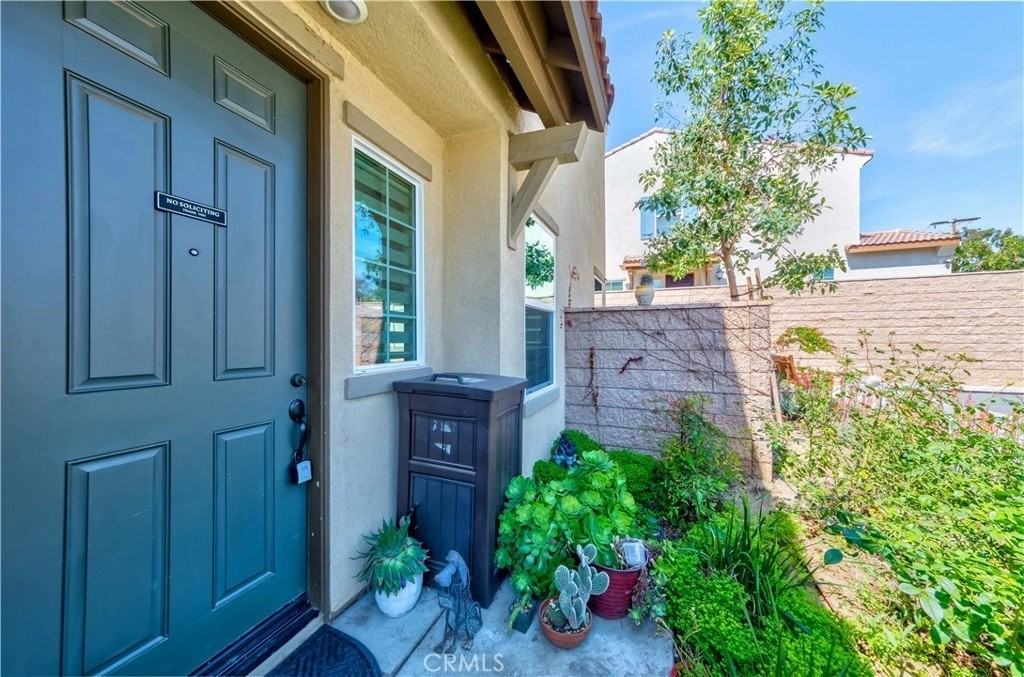 9795 Ardisia St - Photo 2 of 34