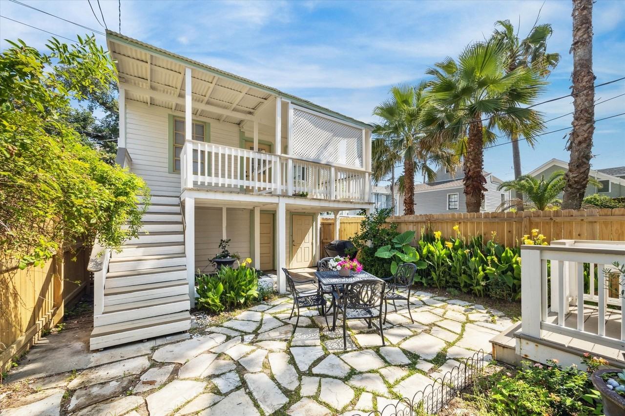 1614 Church St - Photo 2 of 12