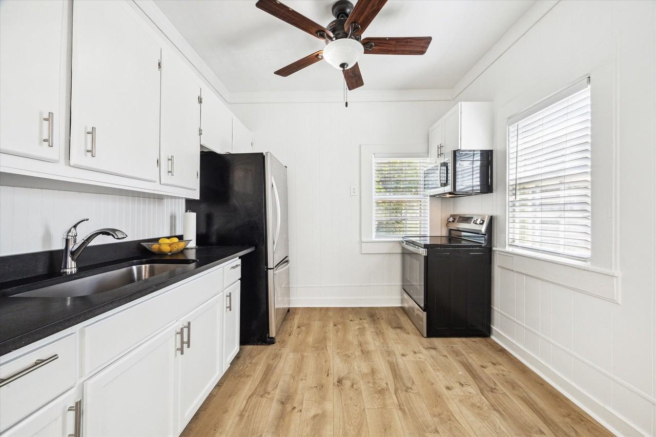 1614 Church St - Photo 6 of 12