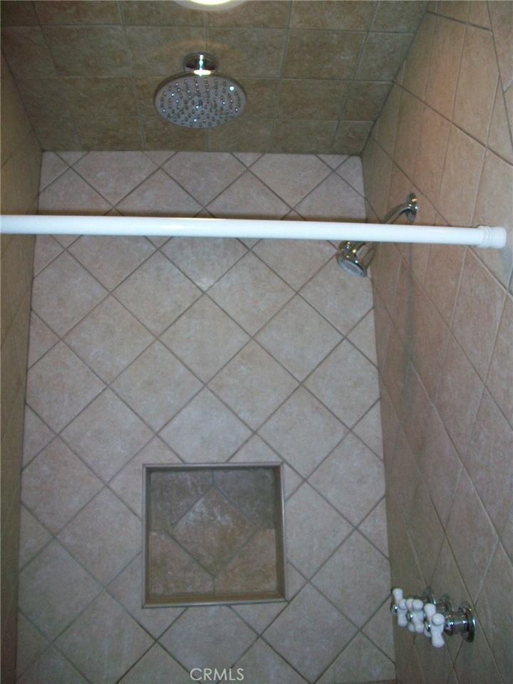 9711 Penfield Ave - Photo 4 of 4