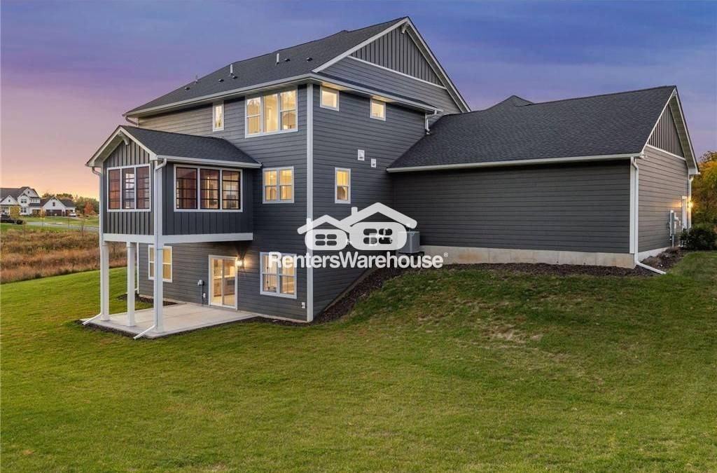 10441 56th Pl N - Photo 2 of 23