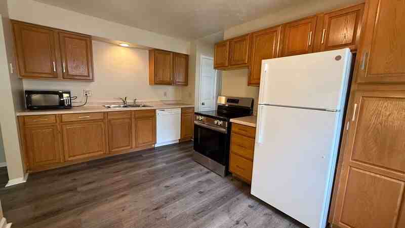 3951 Oregon Ave N - Photo 2 of 16