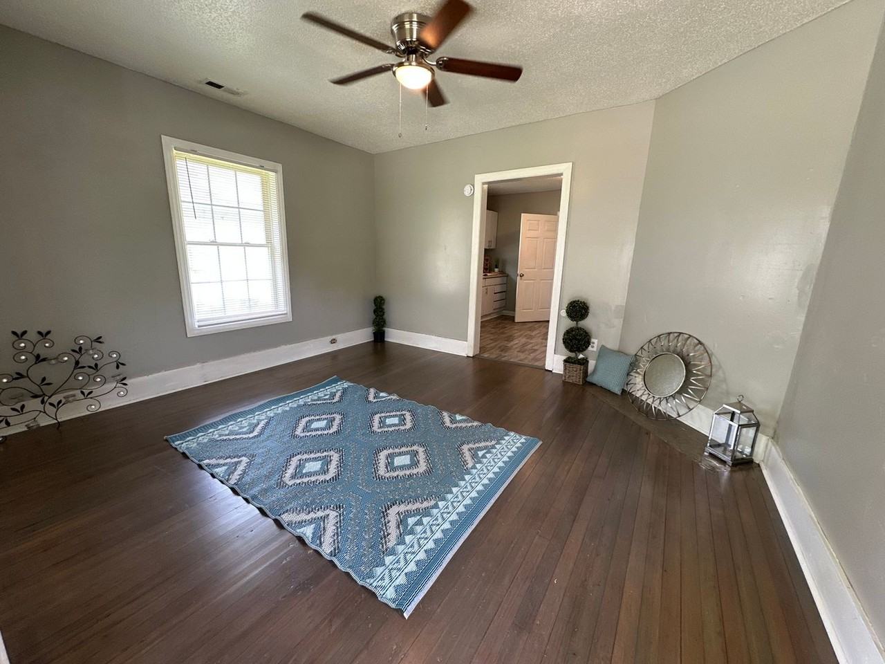 214 N King St - Photo 2 of 23