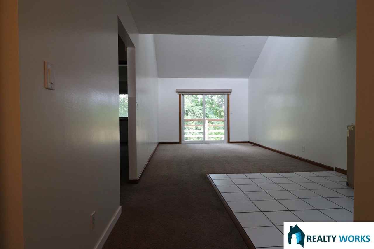 230 Parkside Ln - Photo 2 of 18