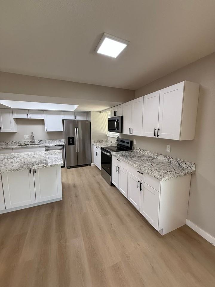 316 E Dunbar Dr - Photo 2 of 33