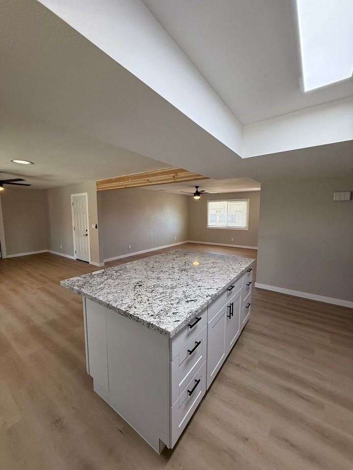 316 E Dunbar Dr - Photo 4 of 33