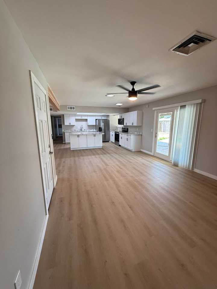 316 E Dunbar Dr - Photo 6 of 33