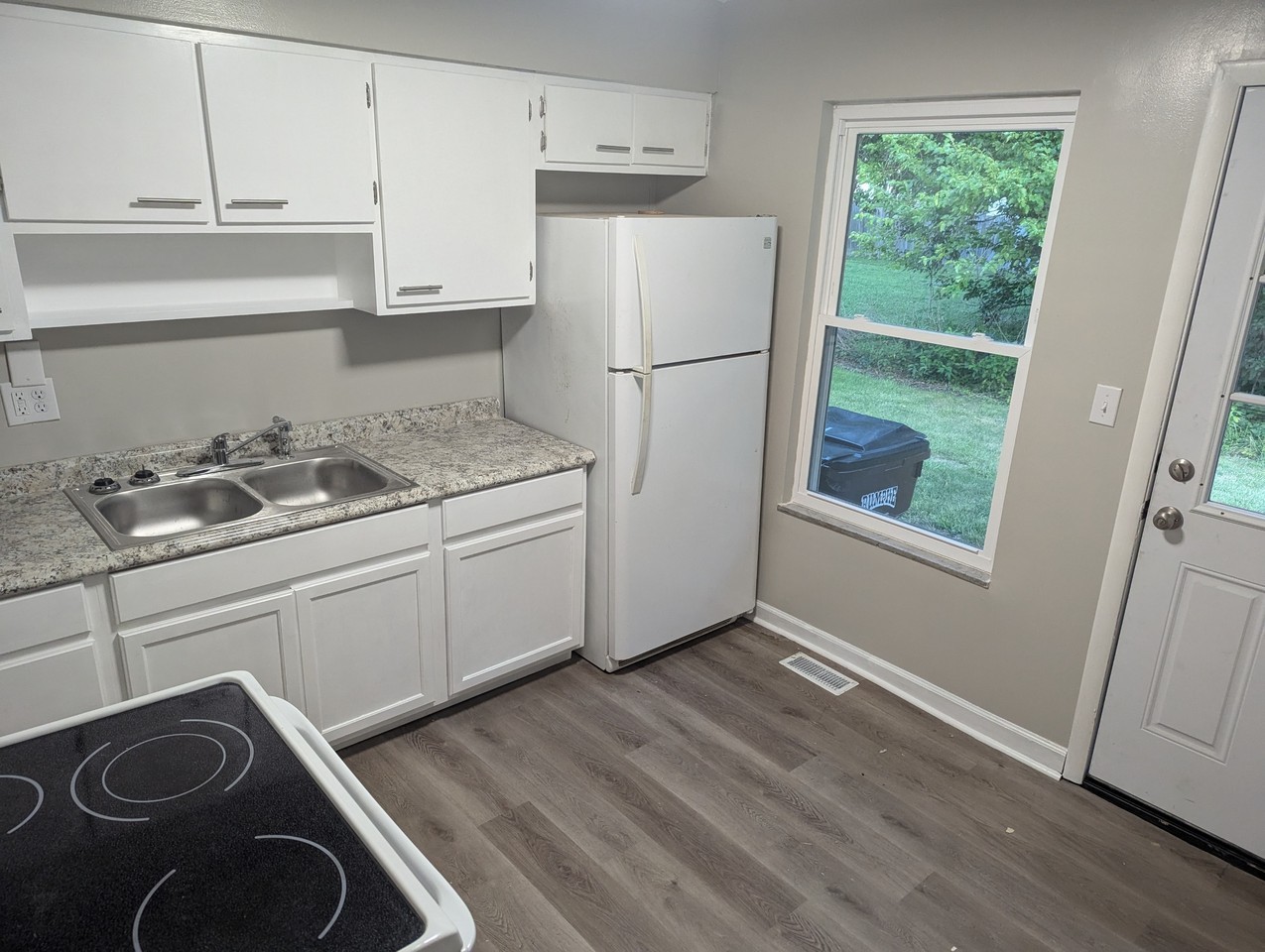 101 Davis Street - Photo 3 of 7