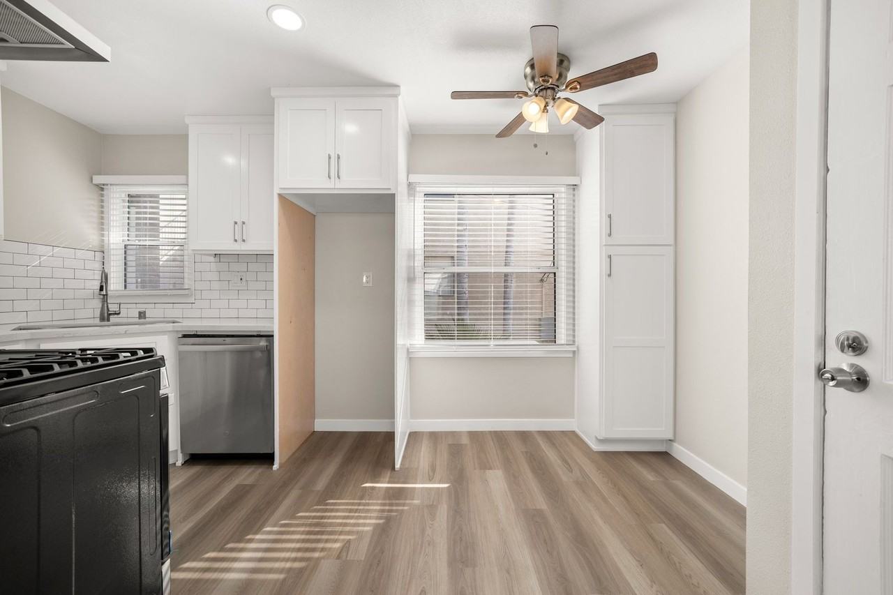 LB2464 (RUBS) - Photo 2 of 14