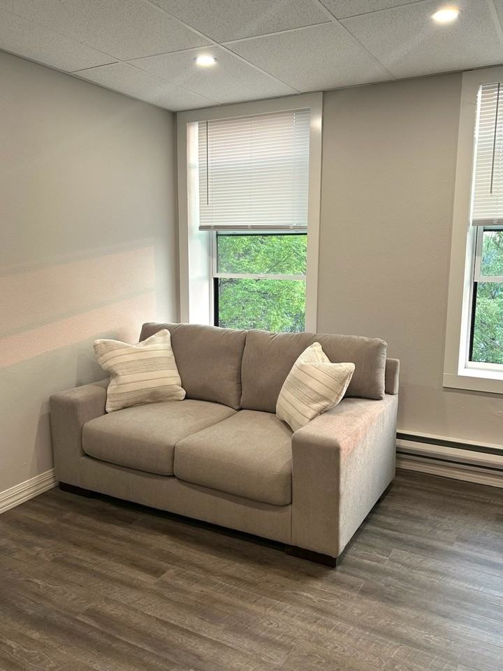 204 4th Avenue - Photo 6 of 14