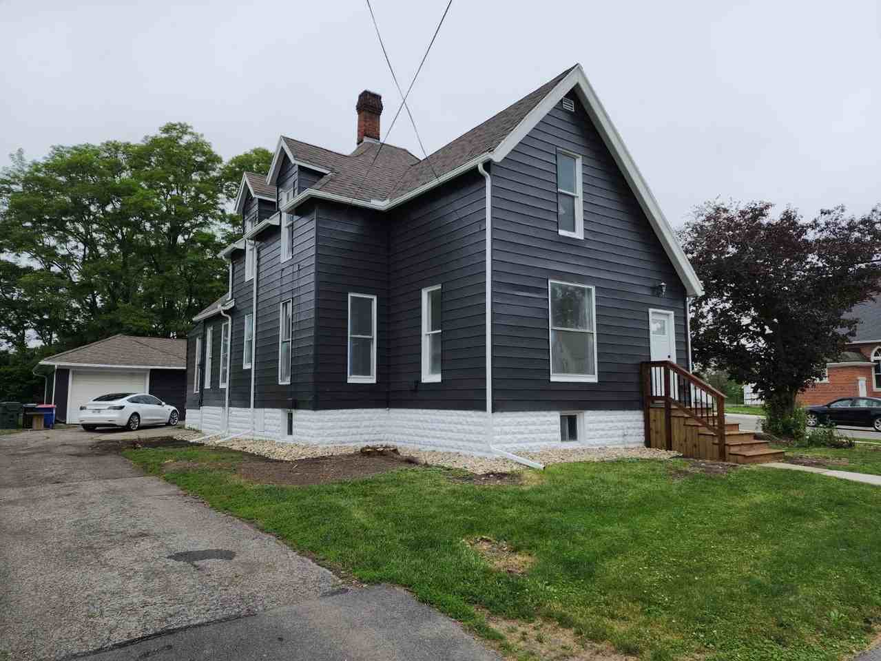 403 S Main St - Photo 2 of 21