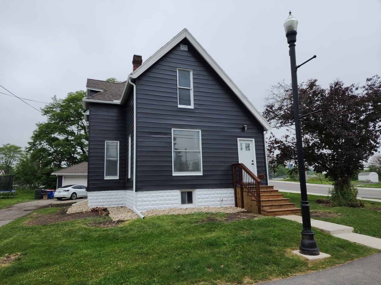 403 S Main St - Photo 3 of 21