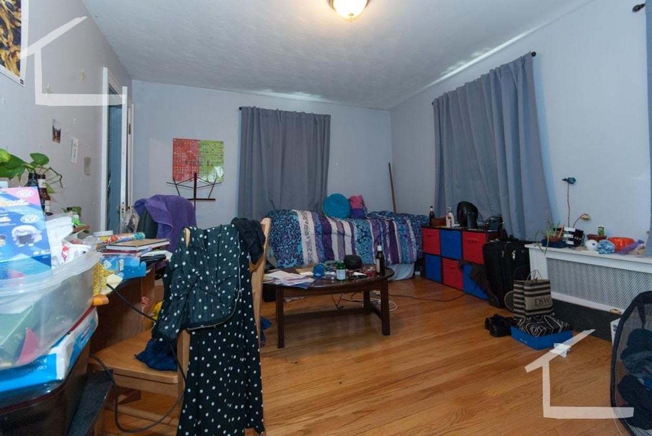 26 Woodstock Ave - Photo 3 of 5