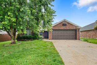 3703 Sw Surrey Ave - Photo 1 of 1