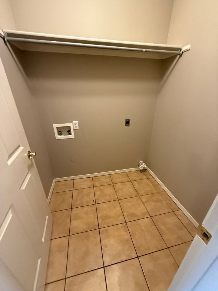 1824 Wilder Ln - Photo 7 of 14