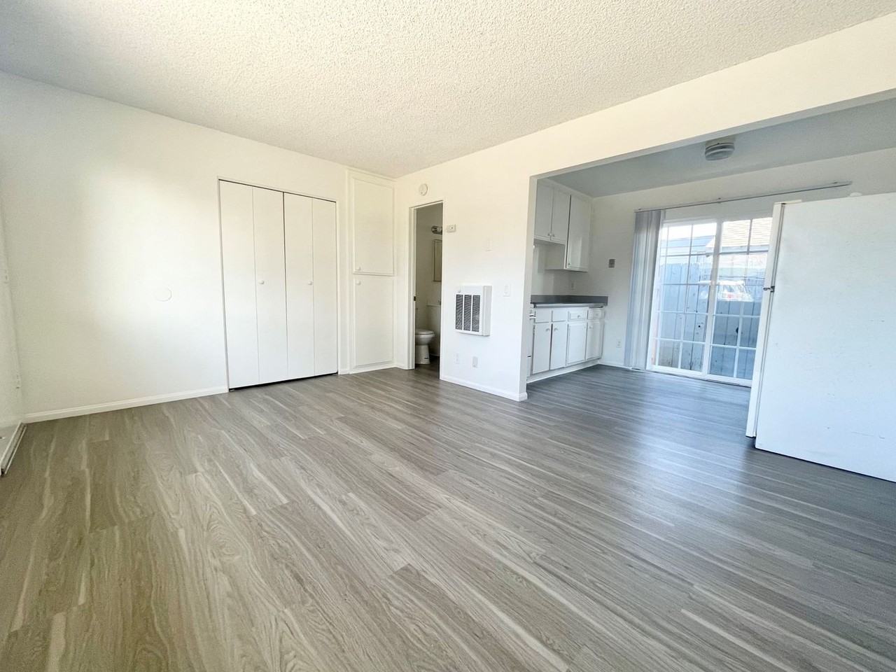 1026 S Tremont St #7 - Photo 6 of 9
