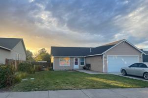 featured image of 450 Ne Hillcrest St