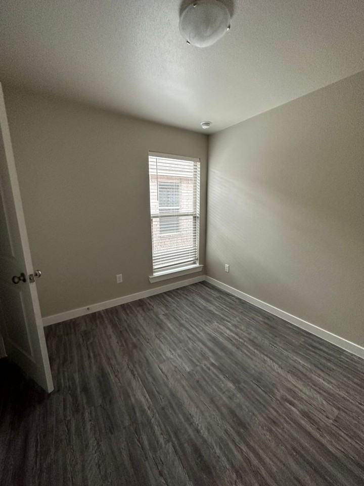 5 Deadwood Dr - Photo 3 of 6
