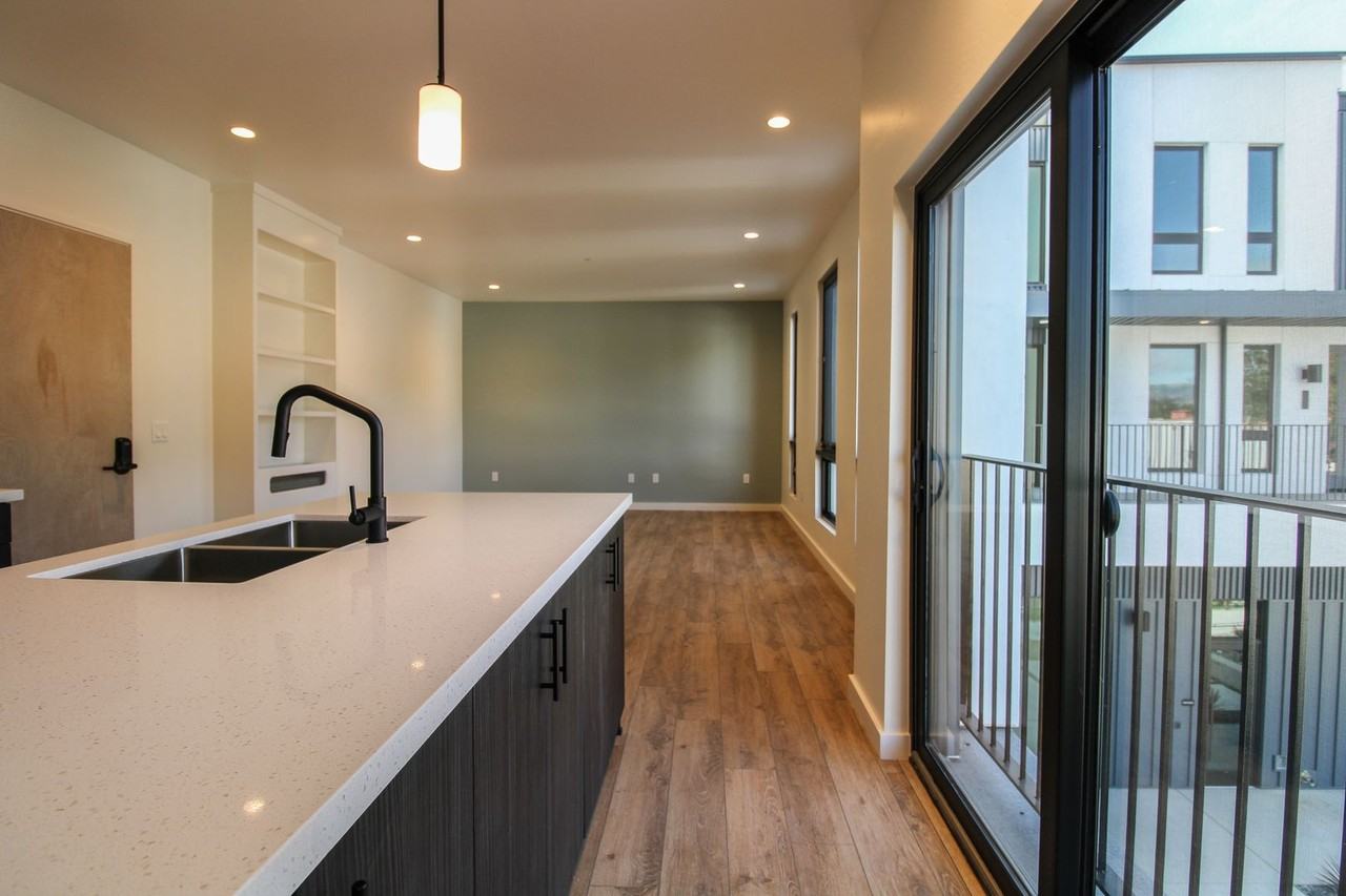 2800 Broad Street #305 - Photo 4 of 12