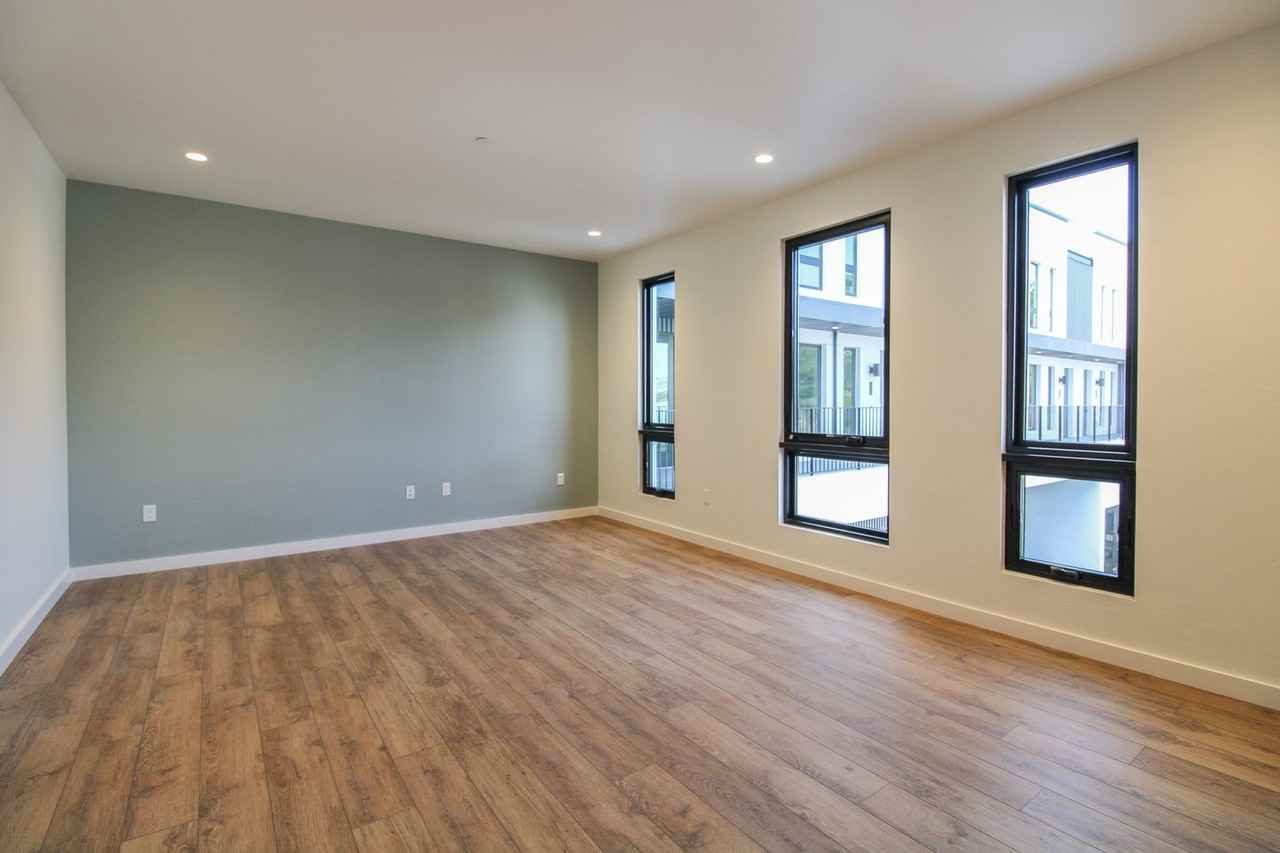 2800 Broad Street #305 - Photo 2 of 12