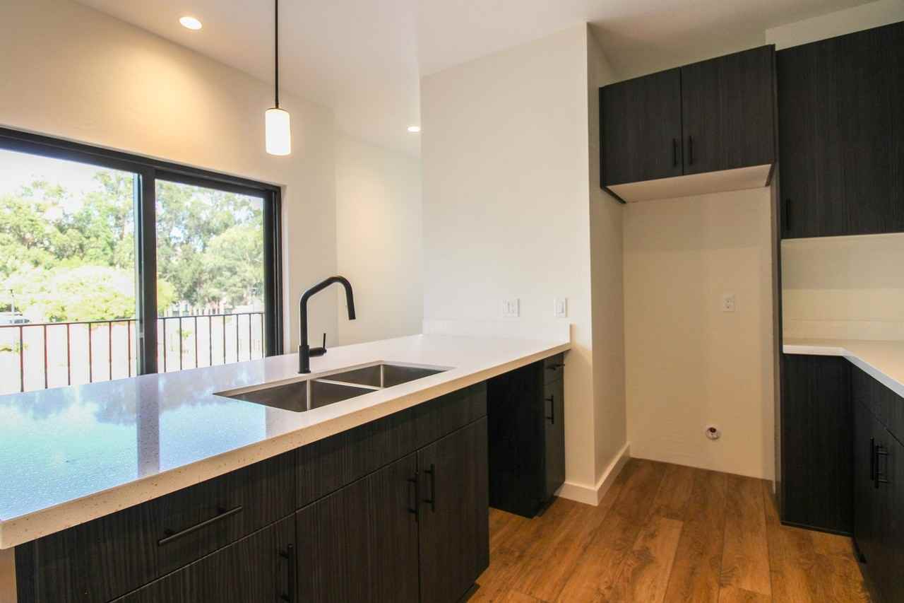 2800 Broad Street #305 - Photo 5 of 12