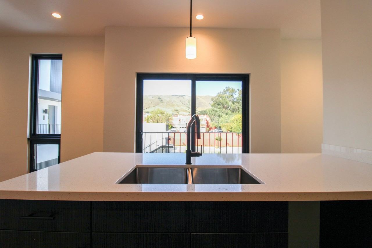 2800 Broad Street #305 - Photo 6 of 12