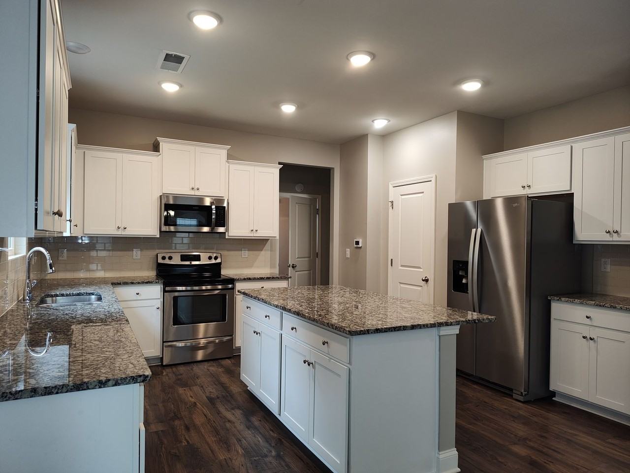 9415 Segundo Ln - Photo 2 of 41