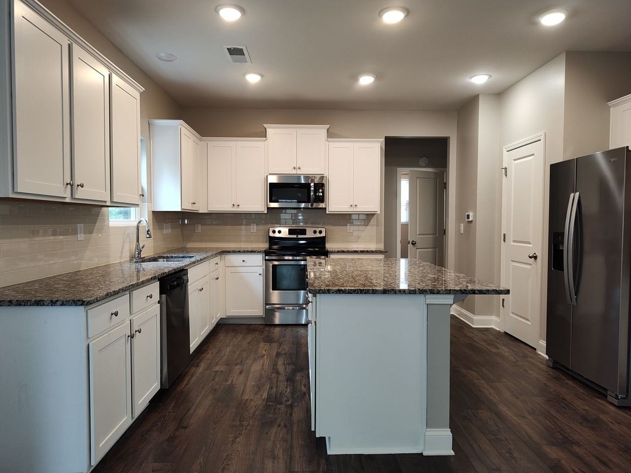 9415 Segundo Ln - Photo 3 of 41