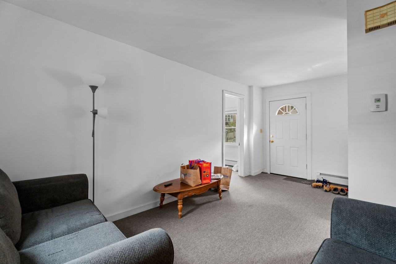 200 Park St - Photo 5 of 11