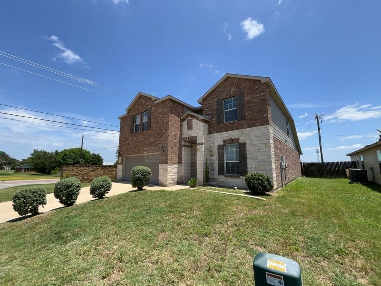 8902 Bowfield Dr - Photo 3 of 50