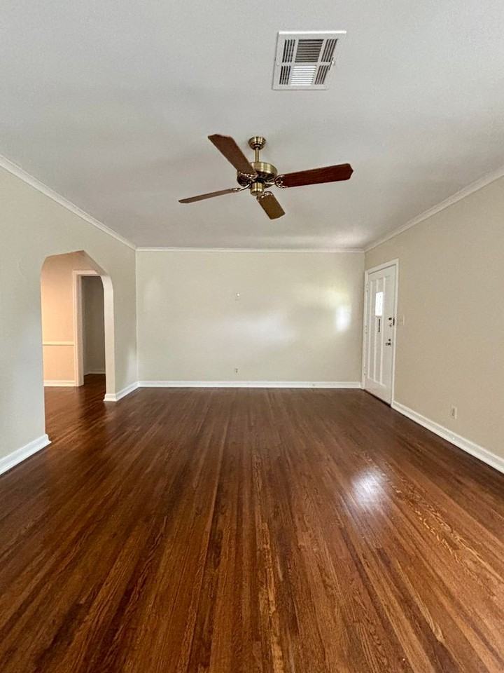 3347 E 6th St - Photo 3 of 13