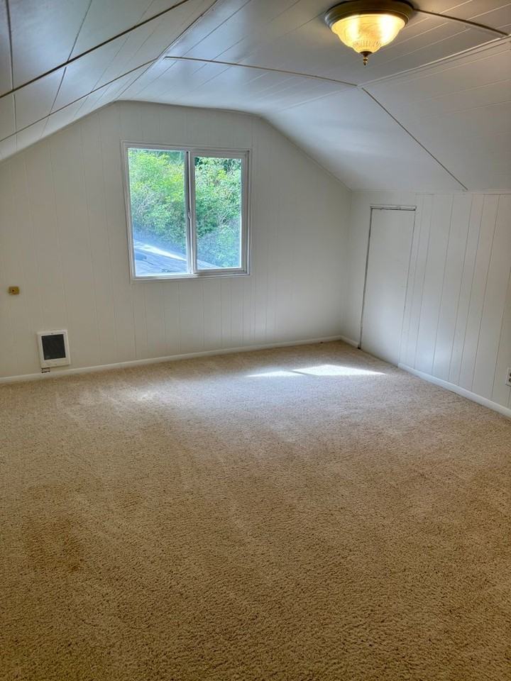 326 Endresen Rd - Photo 2 of 25