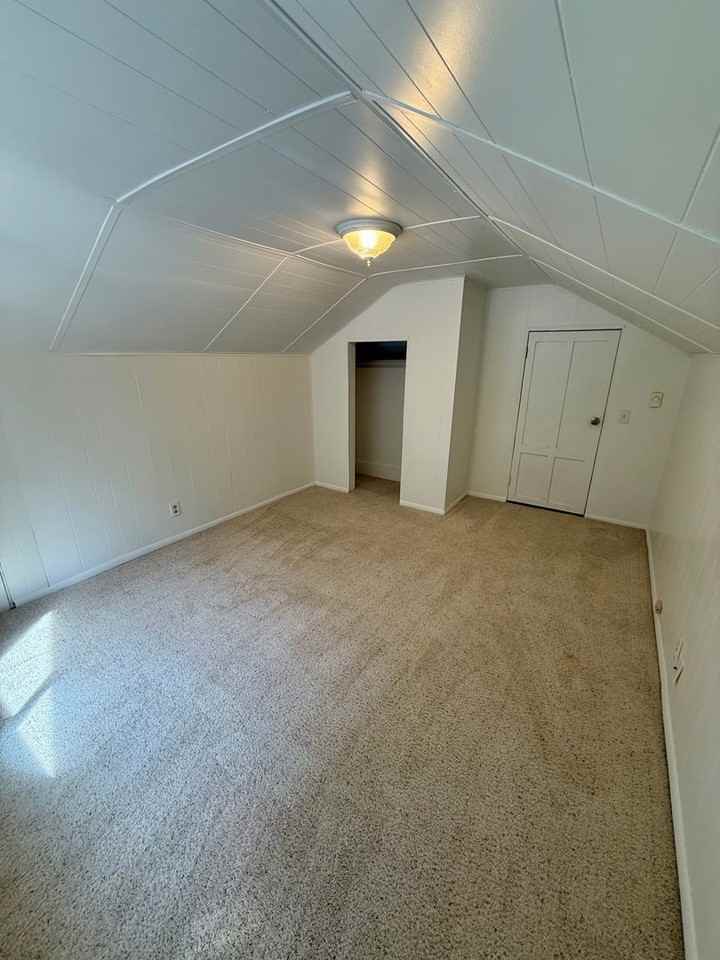 326 Endresen Rd - Photo 3 of 25