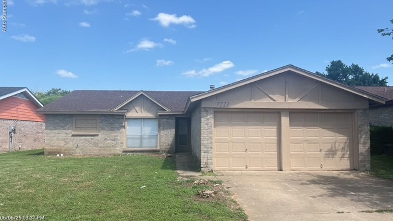 7221 W Cleburne Rd