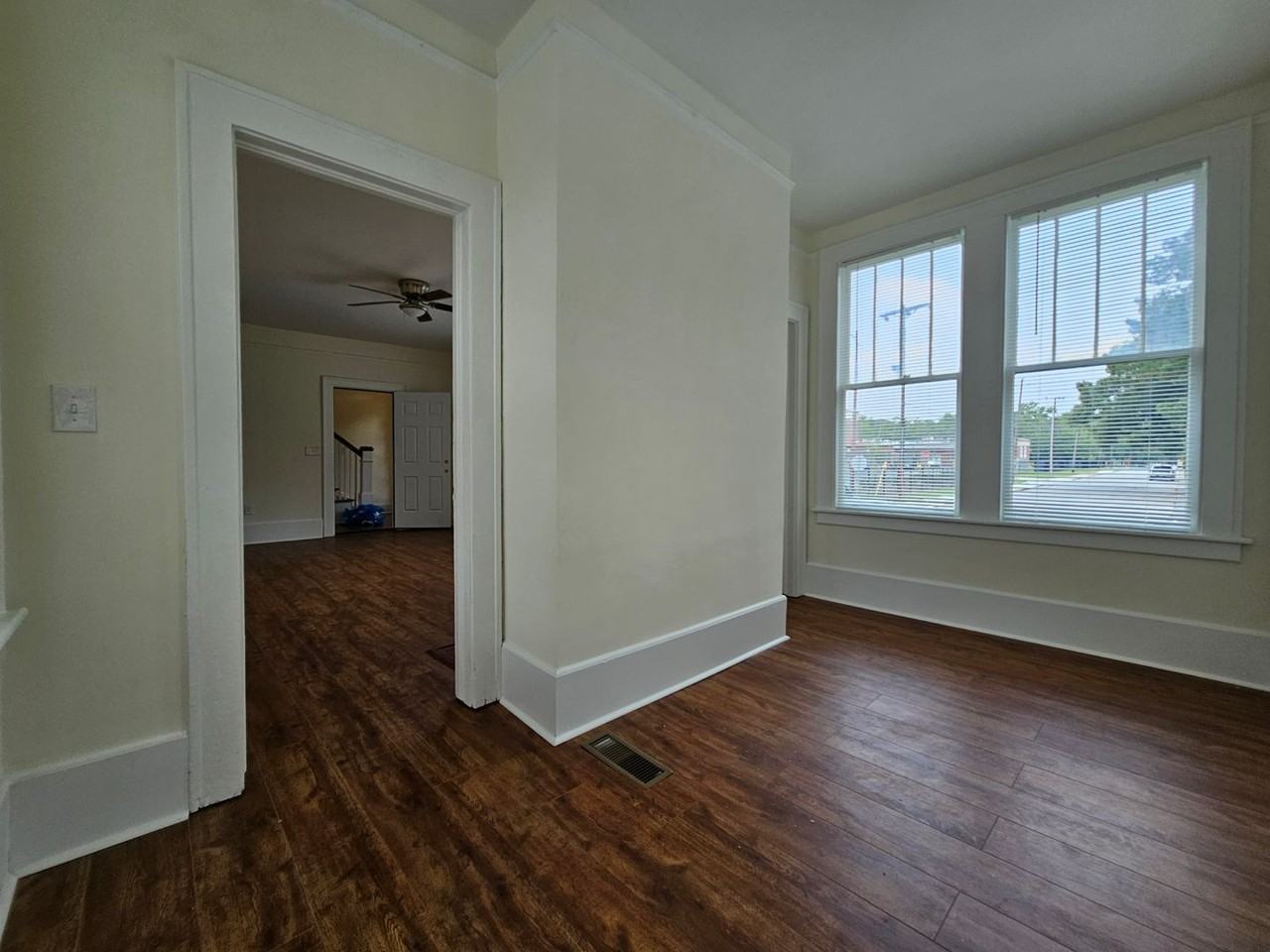 515 E 49th St - Photo 3 of 15