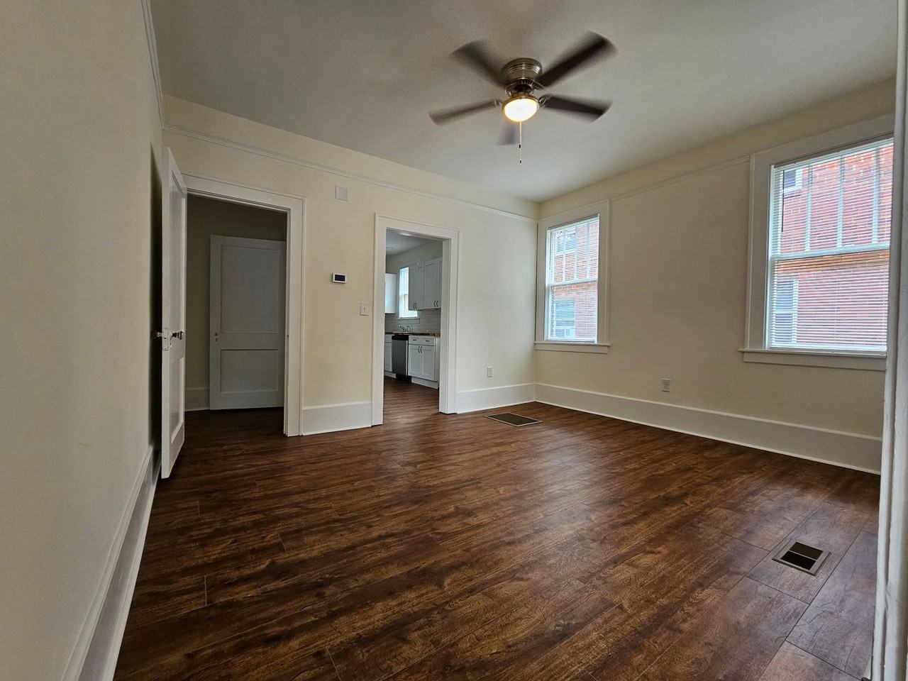 515 E 49th St - Photo 4 of 15